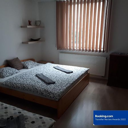 Utulny Apartman V Bratislava 6 Exterior photo
